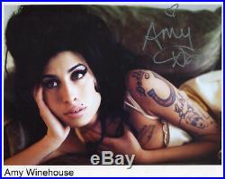 Amy Winehouse AUTHENTIC SINGER SONGWRITER autograph, In-Person signed photo