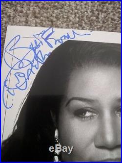 Aretha Franklin Signed Autographed 8x10 Soul Psa/JSA rare full name promo photo