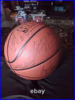 Autograph Basketball 16 Signatures No COA, all signed In Person in The 1990's