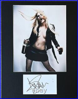 Avril Lavigne Signed In Person 11x14 Matted Autograph & Photo Authentic