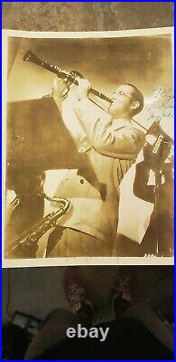 BENNY GOODMAN hand signed personal autograph circa 1938 on Photo