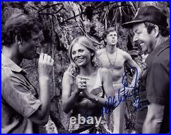 Britt Ekland &guy Hamilton Signed On Set Photo From The Man With The Golden Gun