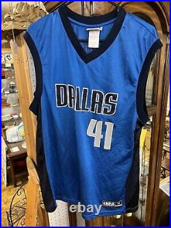 Dirk nowitzki jersey signed Dallas # 41 Size Medium Autographed In Person