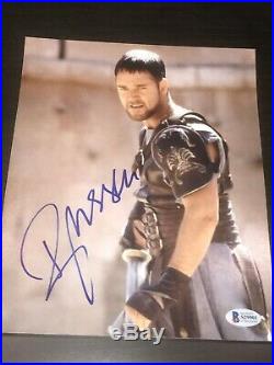 RUSSELL CROWE SIGNED AUTOGRAPH 8x10 PHOTO GLADIATOR IN PERSON COA AUTO BECKETT