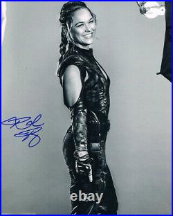 Rhonda Rousey 1987- genuine autograph photo 8x10 signed In Person Expendables