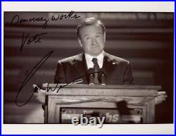 Robin Williams HAND SIGNED 10x8 MAN OF THE YEAR Photograph IN PERSON COA Jumanji