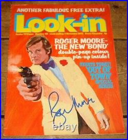 Roger Moore Hand Signed Look In 1972 In Person Uacc Dealer The Saint James Bond
