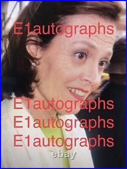 Sigourney Weaver signed 8x10 photo In Person. Proof Alien Aliens Avatar